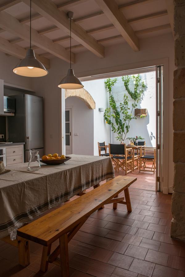 Cal Bisbe Villa Ciutadella  Luaran gambar
